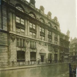 London - Branch premises, 36-38 New Broad St.: exterior 1913 (view i)