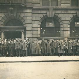 London - 36-41 New Broad St.: Senior officers and Australian soldiers in front of, 1916