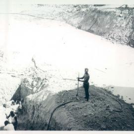 Port Moresby - Reserve Bank - Douglas Street - Construction - 28 November 1966 (copy a)