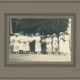 Staff - Charity Work - Head Office - Bank staff collecting at the “Gunyah” - 1917