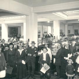War Loan Department Post Office Chambers, Sydney - Closing day 7th War Loan - 15 October 1918