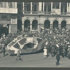 Sixth War Loan Campaign activities in QLD - Tank Week, April 1918 - Brisbane tank and speakers - 4 April 1918