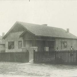 War Service Homes Scheme, Victoria - House nearing completion, Ivanhoe - 1919