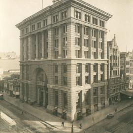 Commonwealth Bank - Branches - Melbourne - Equitable Building, Collins St (main structure) - General Banking Department, Branch removed from 405 Collins Street - Exterior - 1913 (plate 33)