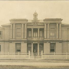 Commonwealth Bank - Branches - Bundaberg - Exterior (plate 53)
