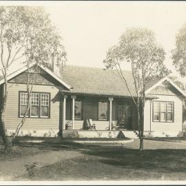 Commonwealth Bank - Branches - Canberra - Manager's Residence exterior (view i) - November 1913 (plate 101)