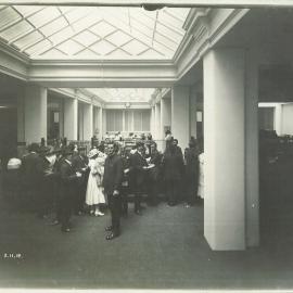 War Loan Department Post Office Chambers, Sydney - Closing day 5th War Loan - 2 November 1917  (plate 125)
