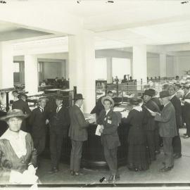 War Loan Department Post Office Chambers, Sydney - Closing day 5th War Loan - 2 November 1917 (plate 127)