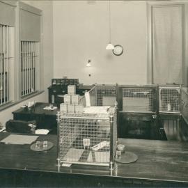 Commonwealth Bank - Branches - Melbourne, Victoria Street: interior - May 1930  (plate 268)