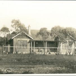 Commonwealth Bank - Branches - Canberra - Manager's Residence exterior - November 1913 (plate 289) (view ii)