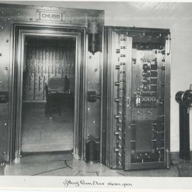 Head Office - Strong room door - 18 May 1917 (plate 390)