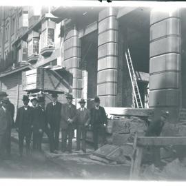 Government Savings Bank of NSW - Head Office 48-50 Martin Place - Construction - Exterior - Visitors from BHP Pty Ltd visit the construction site - 2 January 1915 (plate 552)