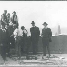 Government Savings Bank of NSW - Head Office 48-50 Martin Place - Construction - Exterior - Visitors to site - 11 April 1916 (plate 574)