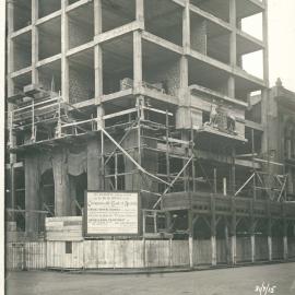 Head Office - Construction of new premises (Bank's Coat of Arms attached to Pitt Street frontage) - 31 July 1915 (plate 585)