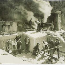 Commonwealth Bank - Head Office - Cnr Pitt Street & Martin Place - Construction - Cutting stone in quarry - 23 September 1915 (plate 605)