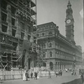 Commonwealth Bank - Head Office cnr Pitt Street & Martin Place - Construction - View from Moore Street - 9 November 1915 (plate 613)