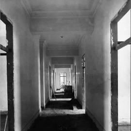 Commonwealth Bank - Head Office cnr Pitt Street & Martin Place - Construction - 6th floor corridor - 27 January 1916 (plate 621)