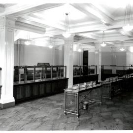 Adelaide - Premises, Interior of Banking Chamber 1935 (copy d)
