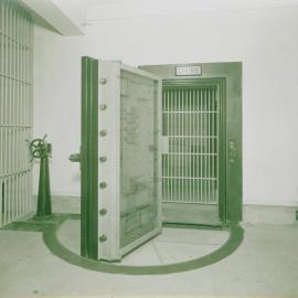 Melbourne - Premises, 367 Collins St. - Strongroom door - 1924
