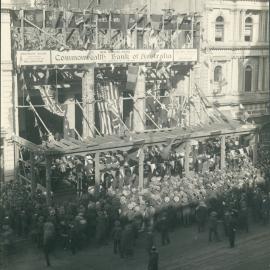 Melbourne - Premises, 367 Collins St., Laying of Foundation Stone: Crowd watching ceremony - 26 July 1922