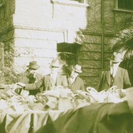 Melbourne - Premises, 367 Collins St. - Transfer of gold to new premises - July 1924
