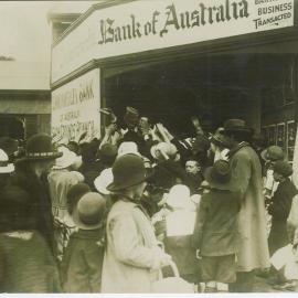 Perth - Showground premises - Exterior and crowd, front view - October 1925
