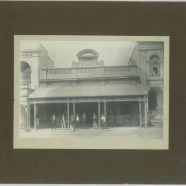 Commonwealth Bank of Australia - Premises - Townsville - Exterior with staff - 1914-1918