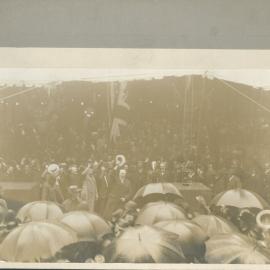 Head Office - Construction, laying of Foundation Stone: Prime Minister calling for cheers - 14 May 1913