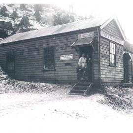 Premises - Branches - Magnet (Tasmania) Post Office Agents for Commonwealth Bank of Australia - c. 1913