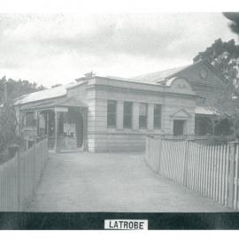 Premises - Commonwealth Bank of Australia - Post Office Agencies - Latrobe Tasmania - late 1913