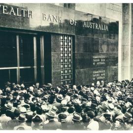 Miscellaneous - Crowds outside the Commonwealth Bank of Australia's new premises on opening day - 27 September 1954