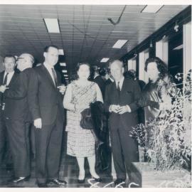 Bank's Functions Etc - External Courses, SEANZA Central Banking Course, Len Hinde with Dr Coombs at a buffet dinner for some overseas visitors passing through Sydney from the SEANZA Central Banking Course in NZ - 29 November 1965