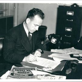 Coombs, HC - Director of Rationing (view ii) - May 1942