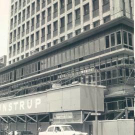 Adelaide Project - 1963-June 1967 - Close up of the installation of windows on the 1st floor - 17 November 1965