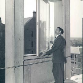 New Head Office Building - June 1960-January 1963 - Testing prototype of window installed at northern face of 4th floor - 4 October 1962
