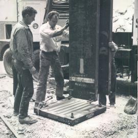 New Head Office Building - June 1960-January 1963 - Placing of column section on bedplate - 16 October 1961