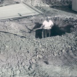 Premises - Branches - Canberra - RBA - Excavating for Column 33 - September 1963