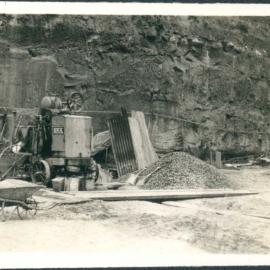 Premises - Government Savings Bank of NSW - Head Office 48-50 Martin Place - Construction - Concrete mixer - 10 September 1924