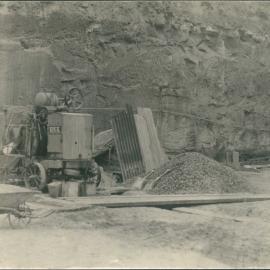 Premises - Government Savings Bank of NSW - Head Office 48-50 Martin Place - Construction - Concrete mixer - 10 September 1924