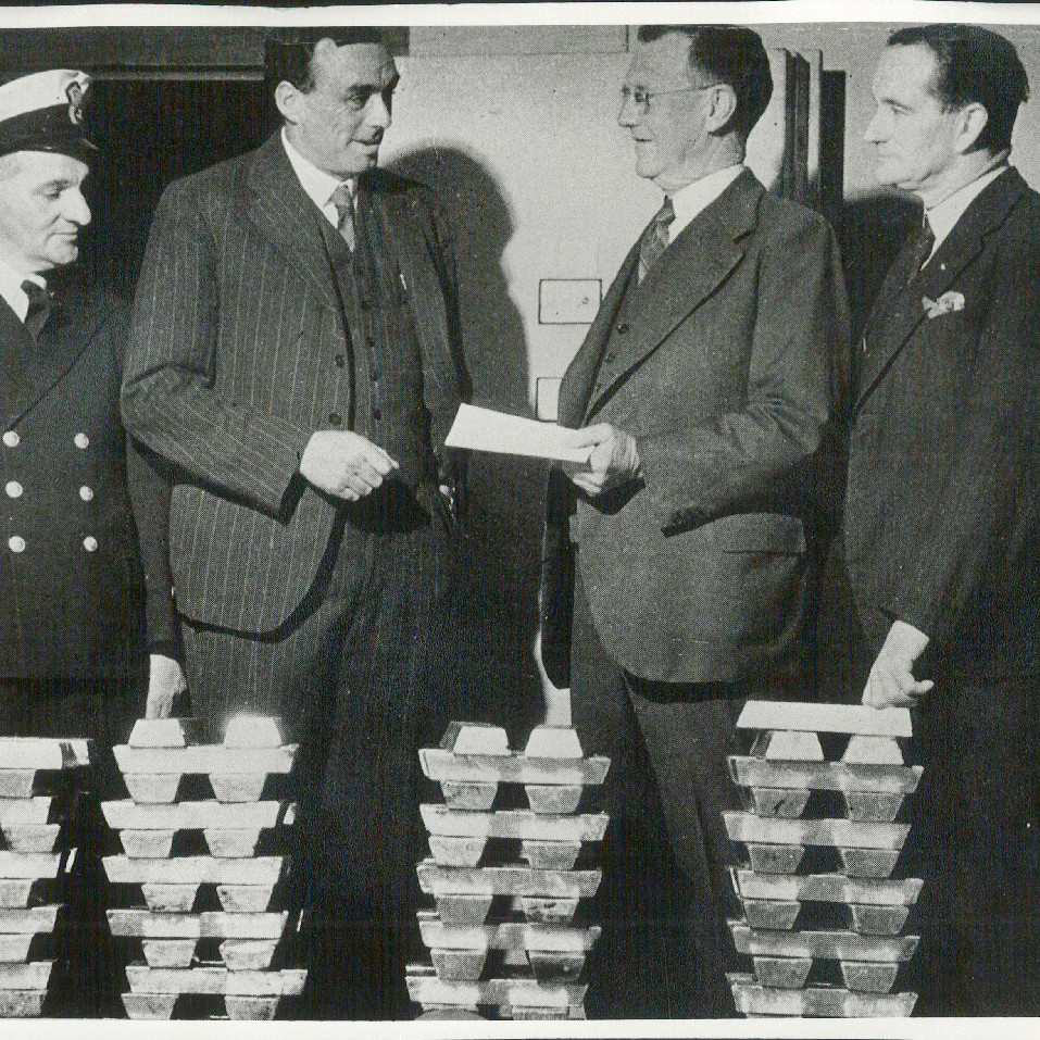 Commonwealth Bank of Australia - Bank's functions, etc. - Gold - 'Niagara' gold salvage - 1941